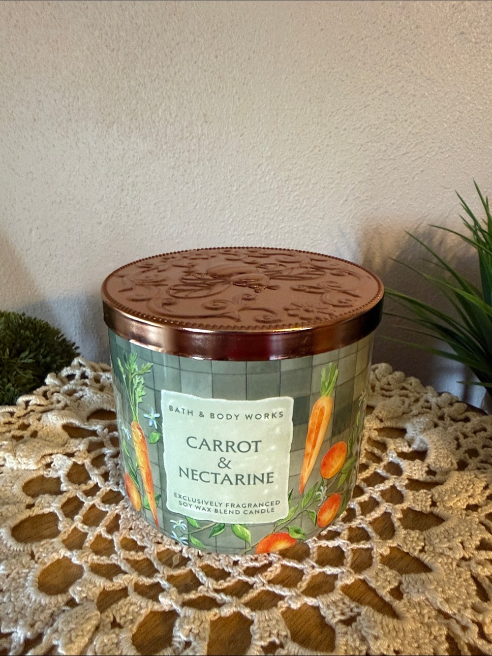 Bath & Body Works Carrot & Nectarine Jar Candle — Orange, Green, Copper Lid